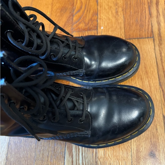 Size 8 women’s Dr. Martens smooth black leather 1460 boots - Picture 6 of 6